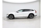 $37998 : Volvo V60 Cross Country 2023 thumbnail