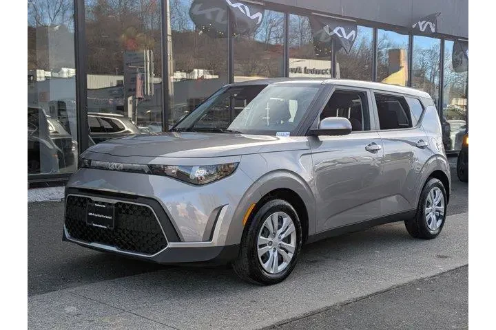 $15695 : Kia Soul 2023 S 4dr Crossove image 2
