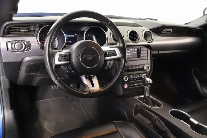 $30903 : Ford Mustang 2020 GT 2dr Fas image 2