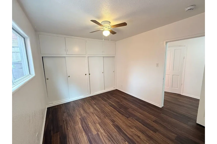 $800 : Single family home has 3 bedro image 6