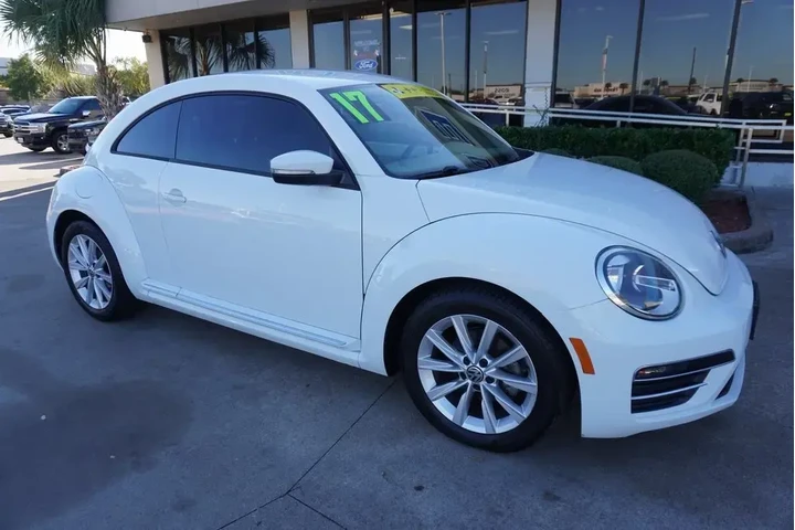 $18988 : Volkswagen Beetle 2017 1.8T image 1