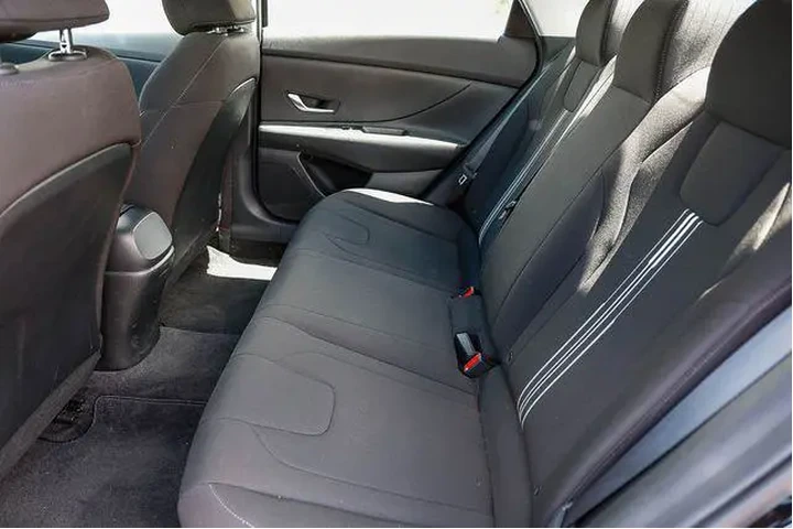 $18699 : Hyundai ELANTRA 2023 SEL 4dr image 5
