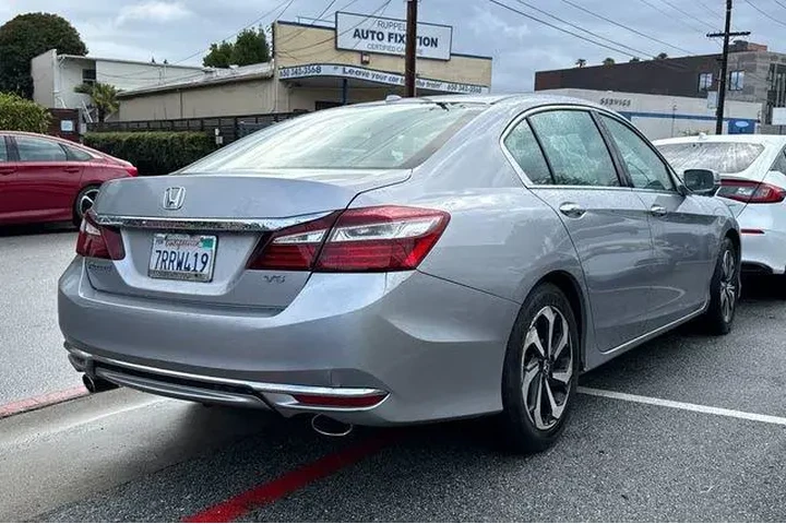 $22991 : Honda Accord 2016 EX-L V6 4d image 3
