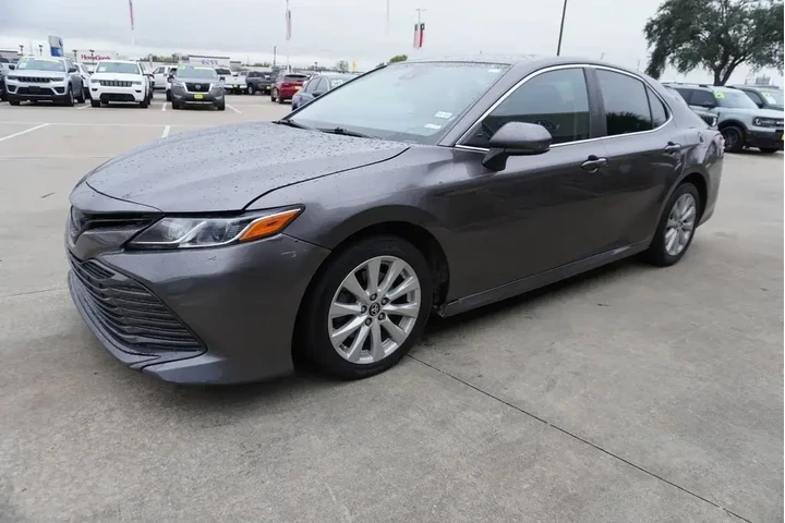 $18988 : Toyota Camry 2019 SE 4dr Sed image 3