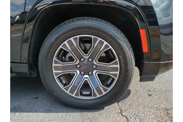 $40000 : Jeep Wagoneer L 2024 4x4 Ser image 10