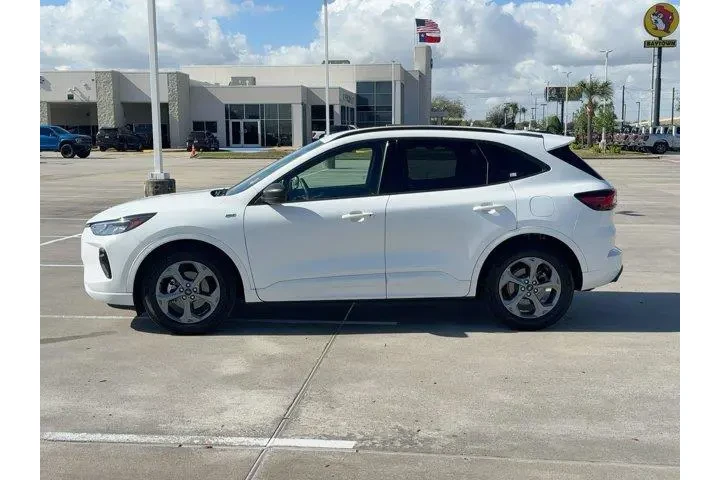 $19999 : Ford Escape 2023 ST-Line 4dr image 2