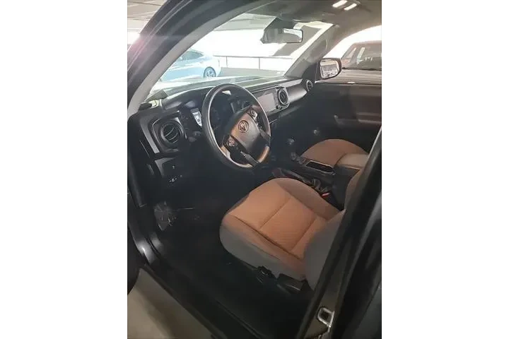 $31995 : Toyota Tacoma 2022 4x4 SR V6 image 6