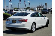 $16300 : Chevrolet Malibu 2022 LT 4dr thumbnail