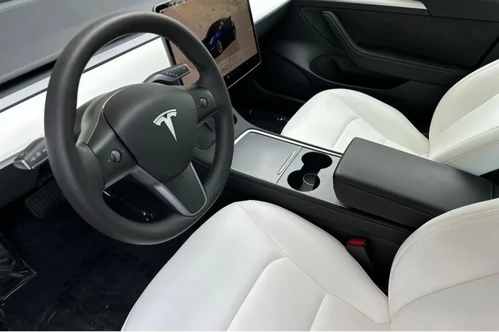 $26997 : Tesla Model 3 2023 4dr Sedan image 4