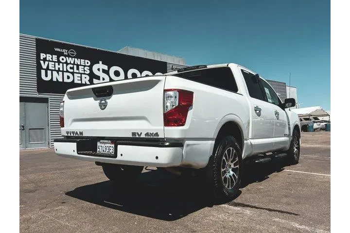 $28997 : Nissan Titan 2021 4x4 SV 4dr image 6