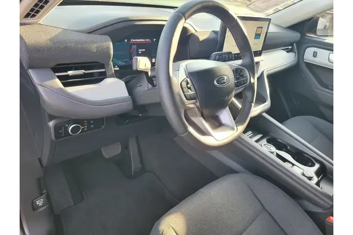 $38637 : Ford Explorer 2025 Active 4d image 9