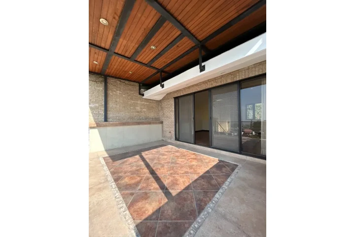 $2900 : Casa en Venta o Renta Zona 13 image 4