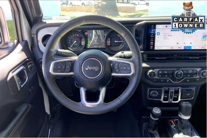 $33985 : Jeep Wrangler 2024 4x4 Sahar image 5