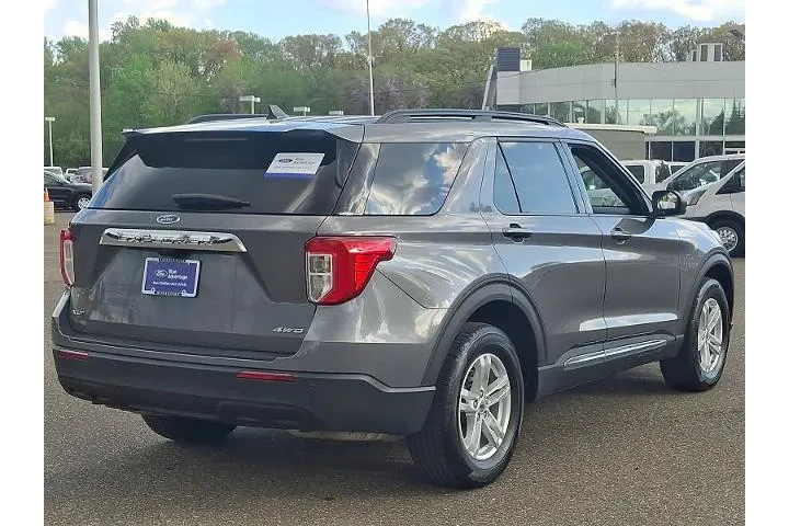 $33798 : Ford Explorer 2023 AWD XLT 4 image 6