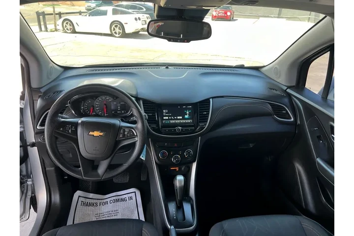 2017 Trax LT AWD image 9