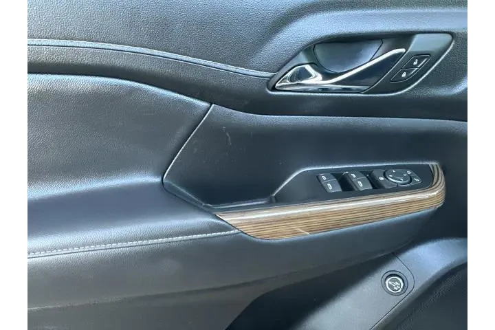 $27970 : GMC Acadia 2023 SLE 4dr SUV image 10