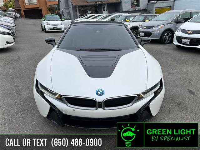 $74300 : Used 2019 i8 Roadster for sal image 4