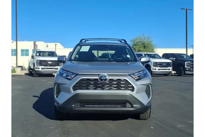 $32670 : Toyota RAV4 2025 XLE 4dr SUV image 2
