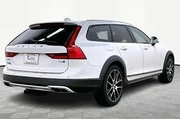 $31900 : Volvo V90 Cross Country 2020 thumbnail