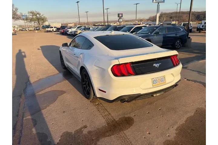 $26956 : Ford Mustang 2023 EcoBoost 2 image 8