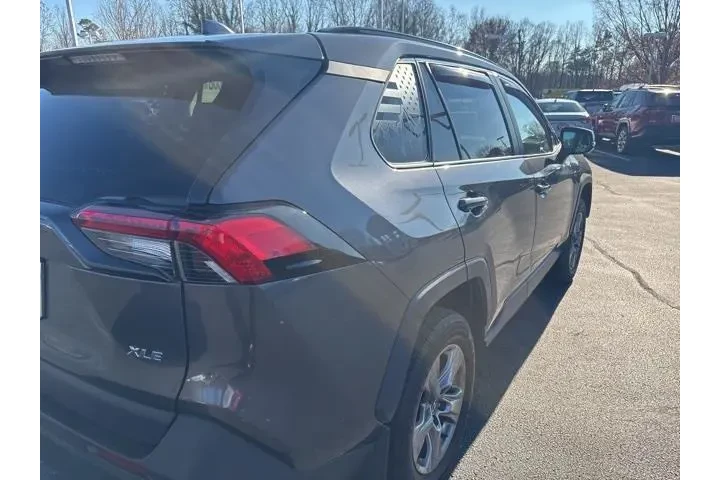 $28195 : Toyota RAV4 2023 XLE 4dr SUV image 5