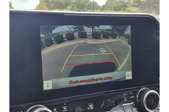 $35403 : Toyota Highlander 2023 L 4dr image 9