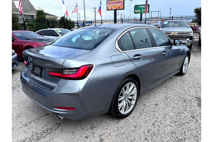 2024 BMW 3 Series 330i Sedan image 6