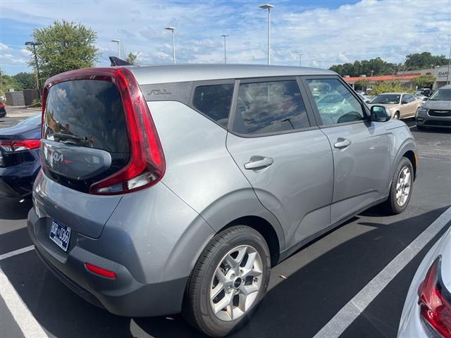 $16991 : PRE-OWNED 2022 KIA SOUL LX image 9