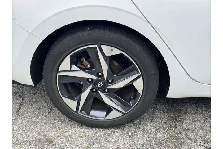 $22096 : Hyundai ELANTRA 2023 Limited image 9