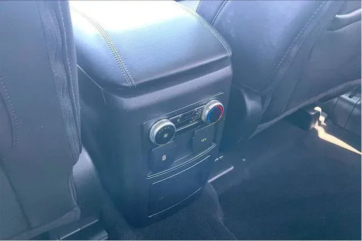 $35500 : Ford Explorer 2024 AWD XLT 4 image 10