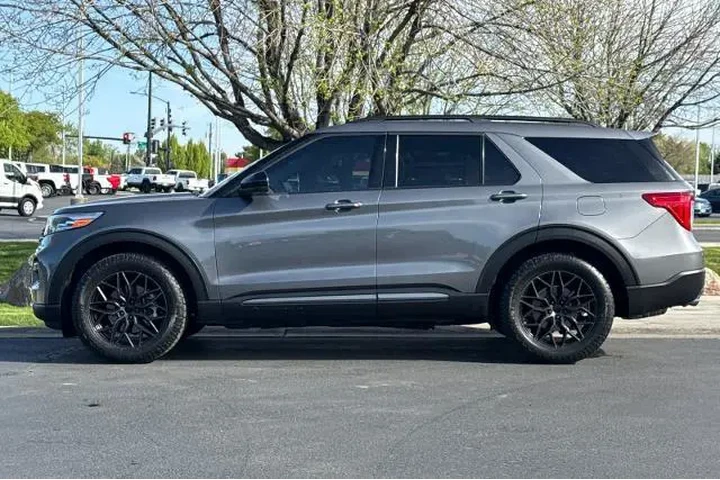 $34995 : Ford Explorer 2023 AWD XLT 4 image 5
