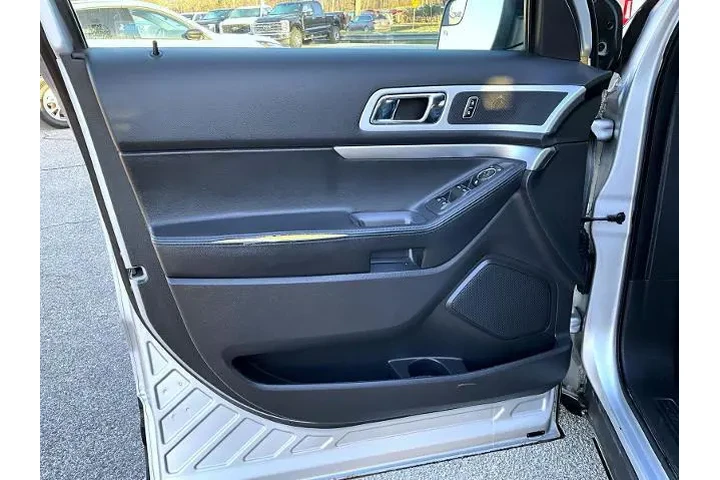 $6495 : Ford Explorer 2013 AWD XLT 4 image 10