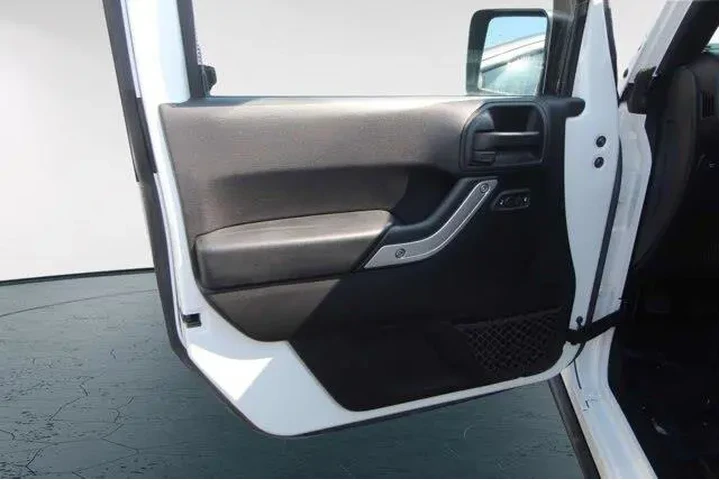 $19833 : Jeep Wrangler 2016 4x4 Rubic image 8