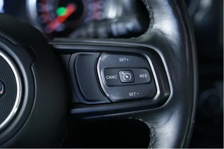 $28252 : Jeep Wrangler Unlimited 2022 image 4