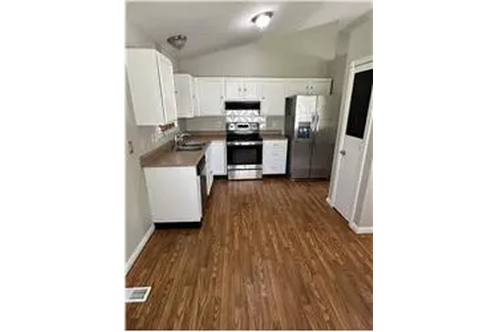 $1795 : Rental property with 3 bedro image 5