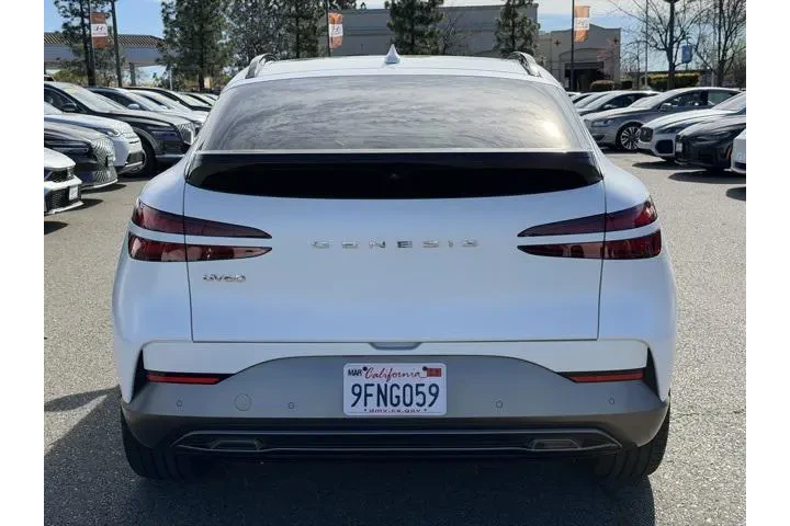 $33992 : Genesis GV60 2023 AWD Perfor image 8
