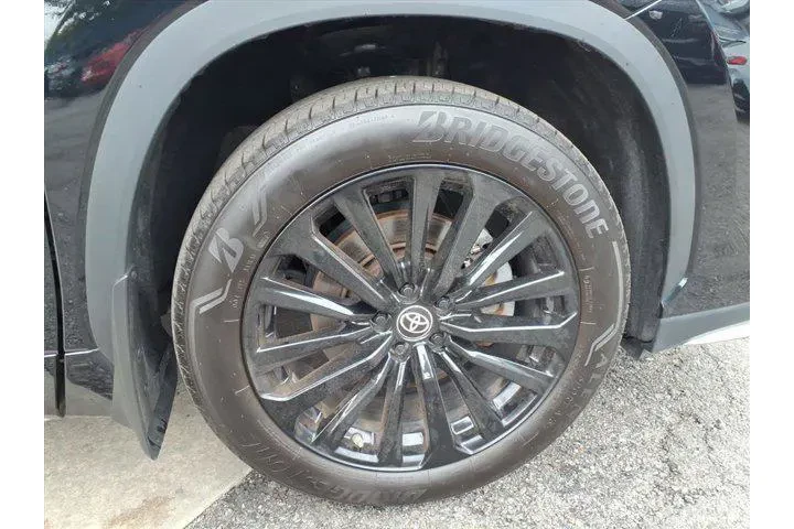 $38960 : Toyota Highlander 2023 AWD L image 9