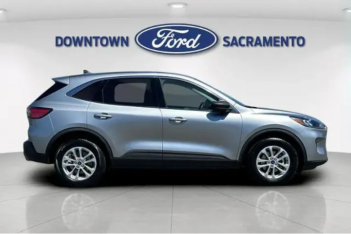 $18441 : Ford Escape 2022 AWD SE 4dr image 10