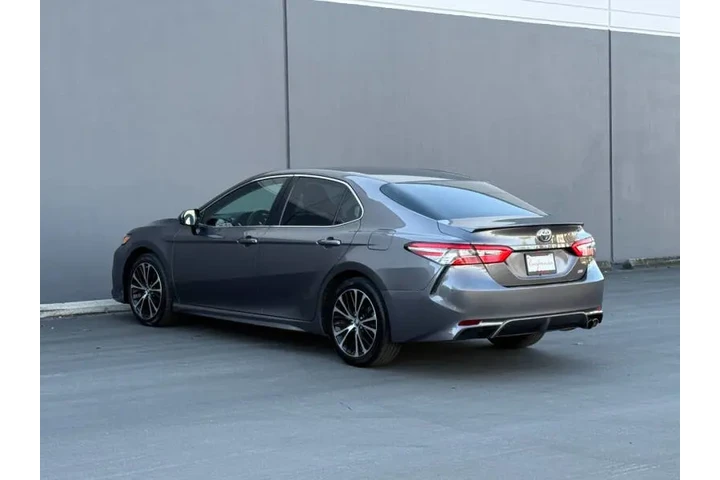 $16440 : 2018 Camry image 8
