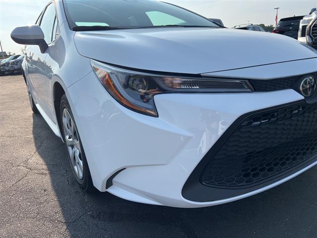 $19490 : PRE-OWNED 2022 TOYOTA COROLLA image 10