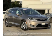 Chrysler Pacifica Hybrid 201 en Los Angeles