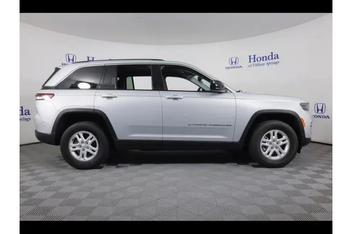 $29375 : Jeep Grand Cherokee 2024 4x4 image 8