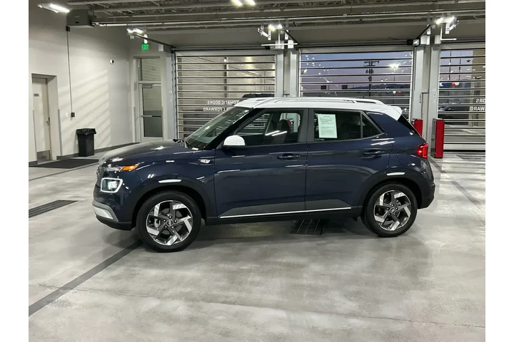 $19238 : Hyundai VENUE 2024 Limited 4 image 2