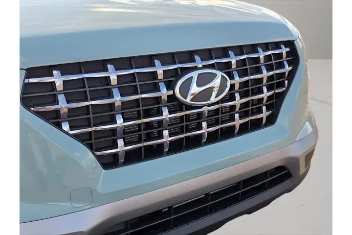 $24125 : Hyundai VENUE 2026 SEL 4dr C image 9