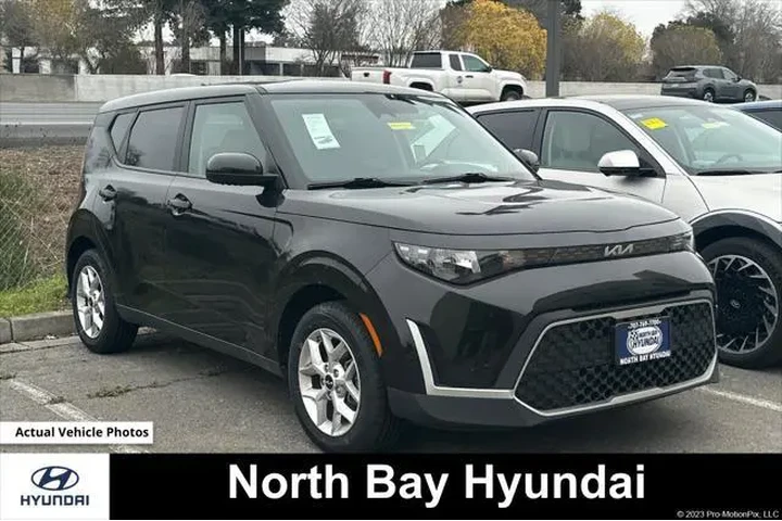 $16990 : Kia Soul 2024 LX 4dr Crossov image 1