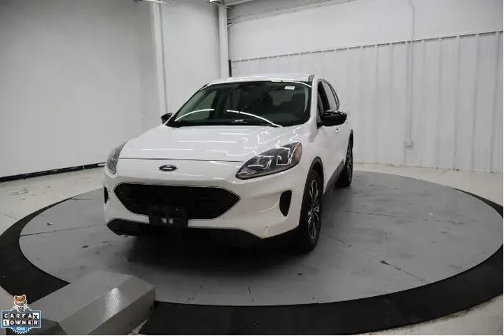 $15995 : Ford Escape 2022 SE 4dr SUV image 8