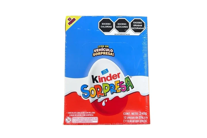 $22 : KINDER SORPRESA NIÑO •I 12 Pz image 4