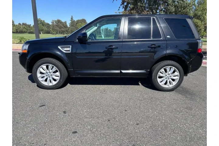 $10285 : 2013 Land Rover LR2 HSE LUX image 4