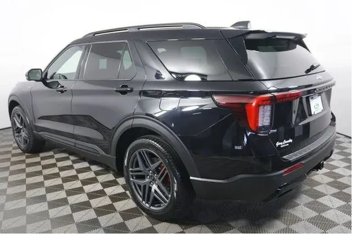 $39900 : Ford Explorer 2025 AWD ST-Li image 5