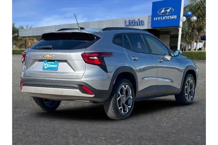 $22999 : Chevrolet Trax 2026 LT 4dr C image 3